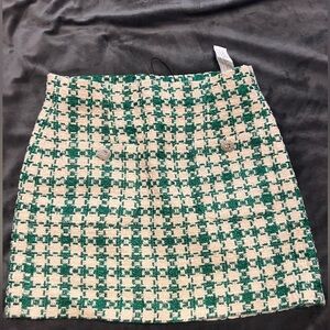 Size small houndstooth print green and white skirt